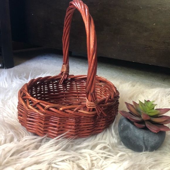 Vintage Wicker Handle Oval Basket - Picture 4 of 6